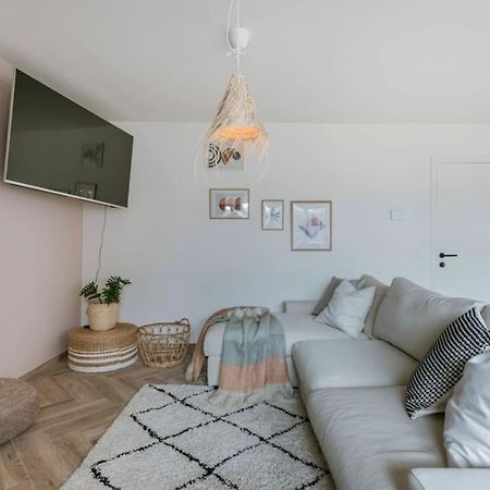 Juan - Stijlvol Appartement Met Uitzicht Op De Kaai Oostende Bagian luar foto
