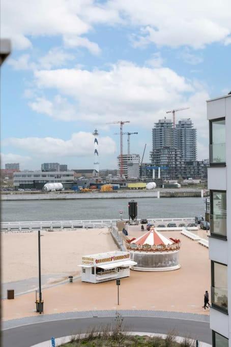 Juan - Stijlvol Appartement Met Uitzicht Op De Kaai Oostende Bagian luar foto