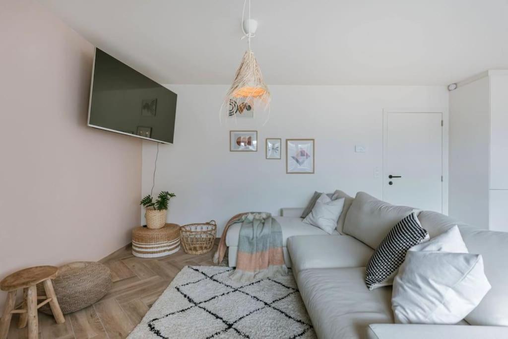Juan - Stijlvol Appartement Met Uitzicht Op De Kaai Oostende Bagian luar foto