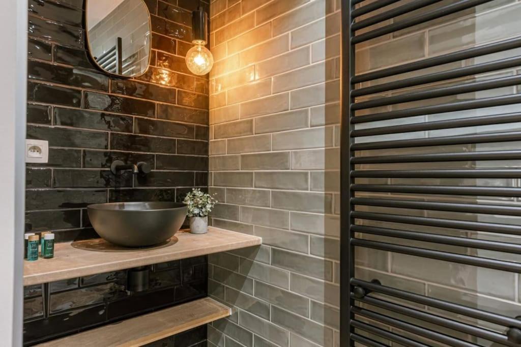 Juan - Stijlvol Appartement Met Uitzicht Op De Kaai Oostende Bagian luar foto