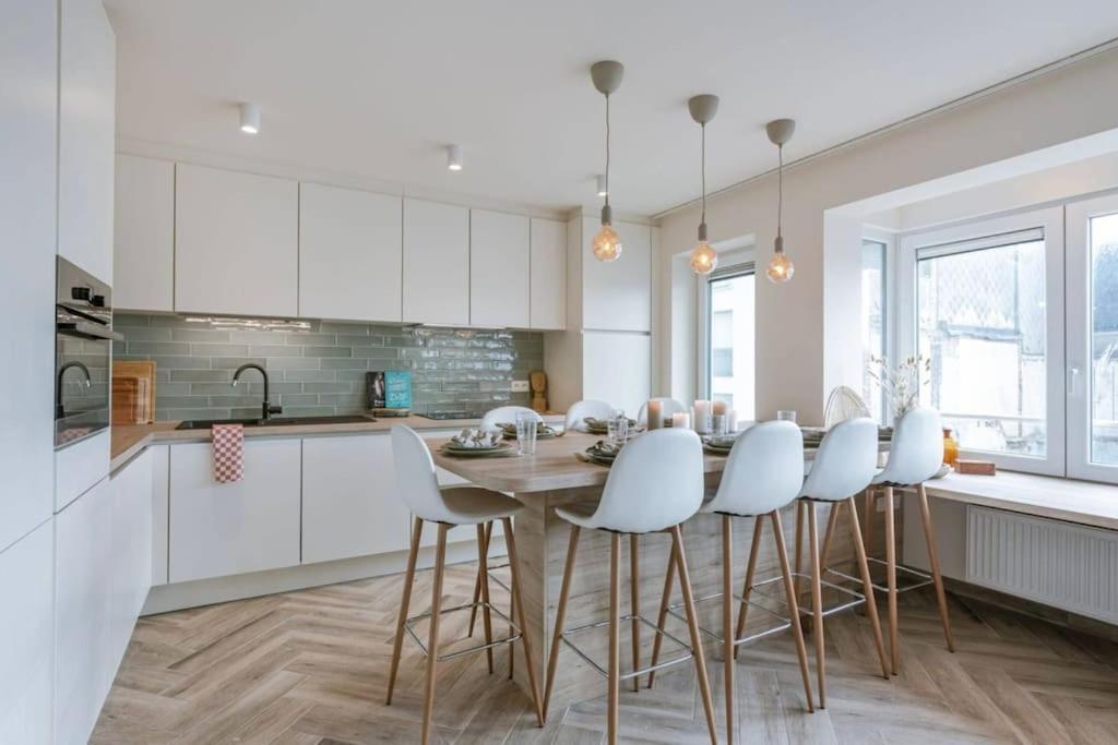 Juan - Stijlvol Appartement Met Uitzicht Op De Kaai Oostende Bagian luar foto